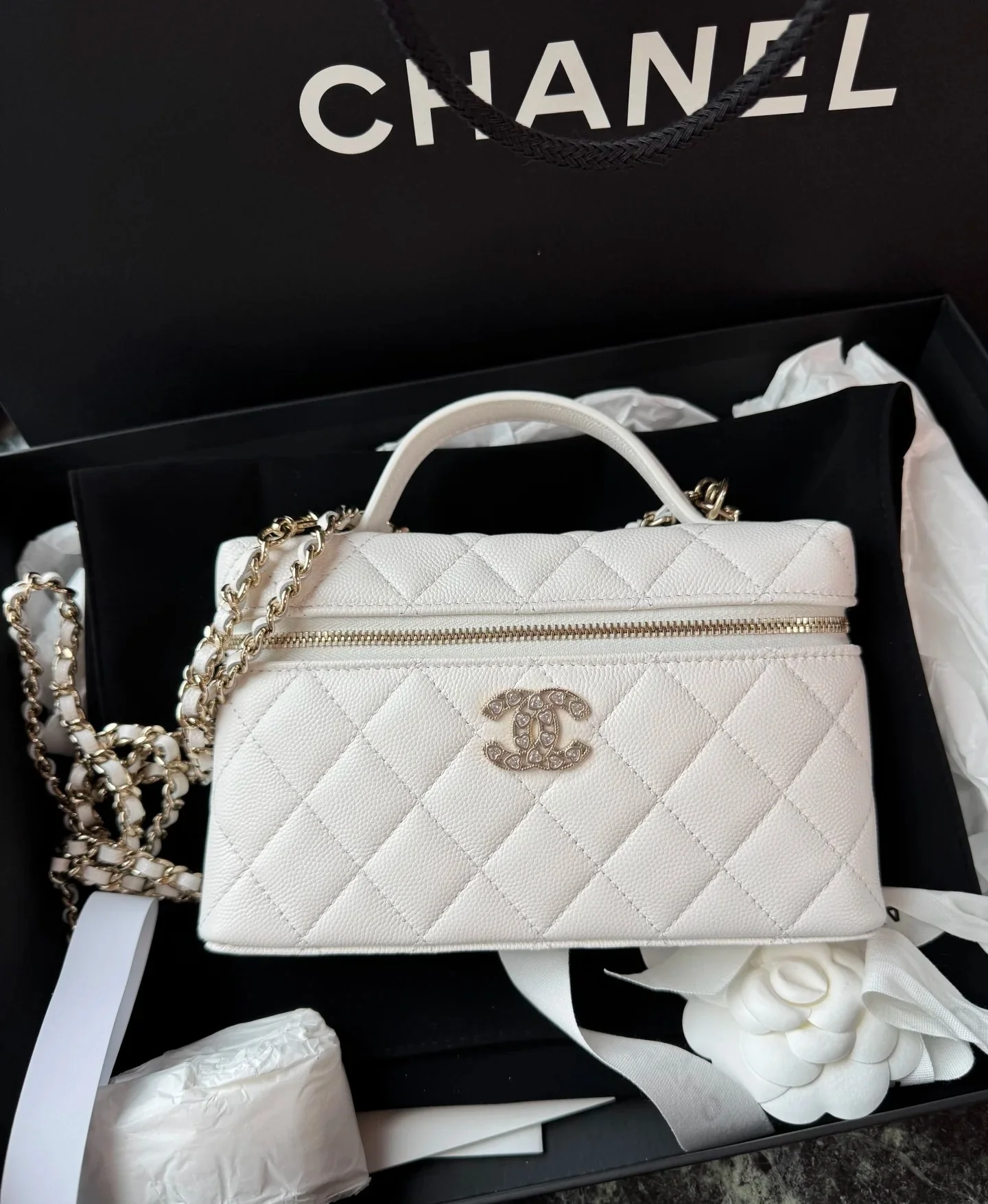 Сумочка Chanel 25p Heart Diamond LP с цепочкой - белая