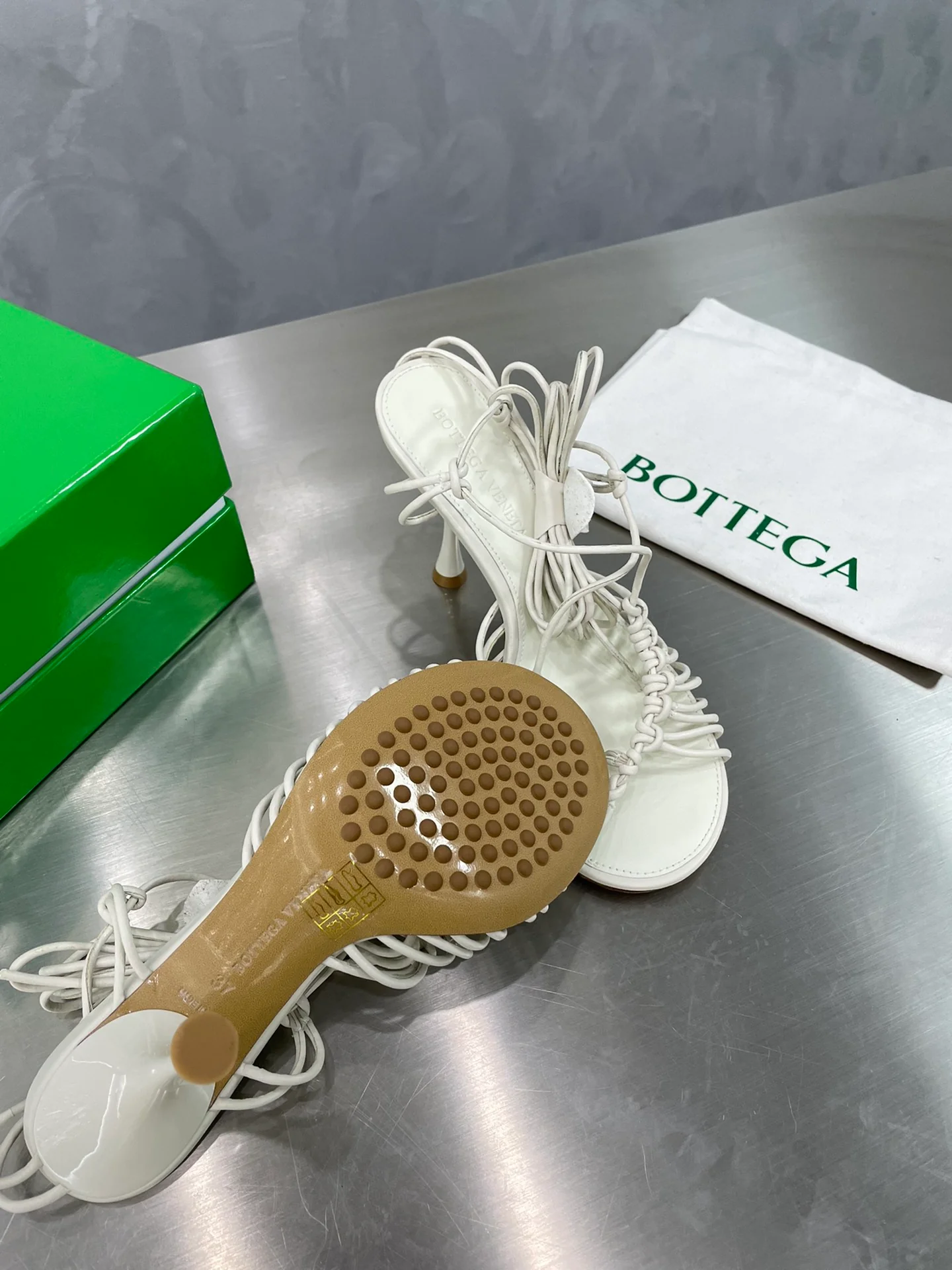 BV - Плетеные шпильки