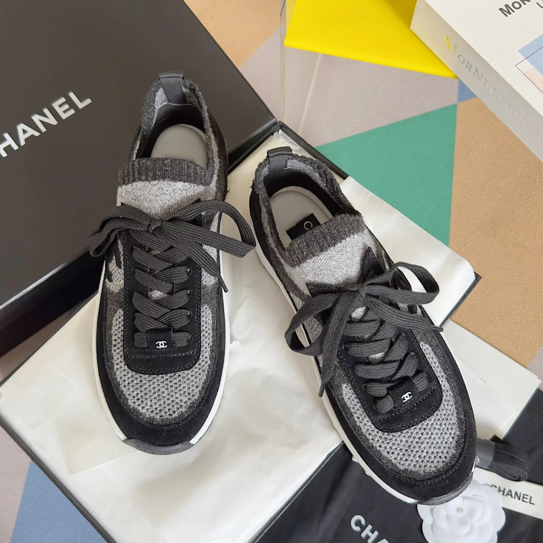 Новинка 2023 года от Chanel - кроссовки Mesh Flyknit - черные.