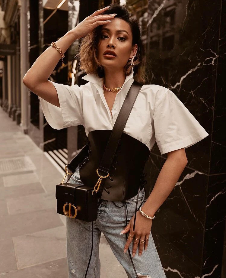 Мини-бокс Dior Montaigne 17,5 см, золотая пряжка, черный