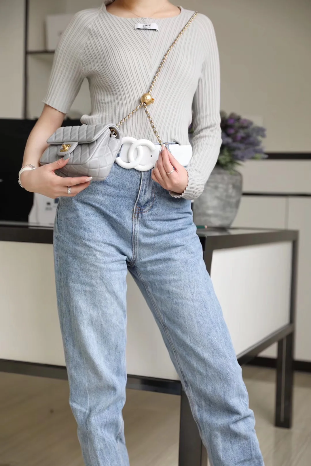 Chanel - Золотая сумка-клапан с шариком из углеродного волокна - Серая