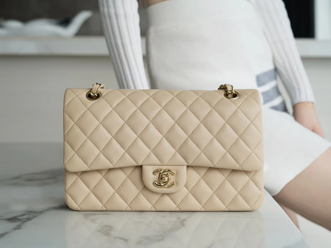 Сумка Chanel CF Medium - 25 см - из абрикосовой овечьей кожи с пряжкой из светлого золота - CF25