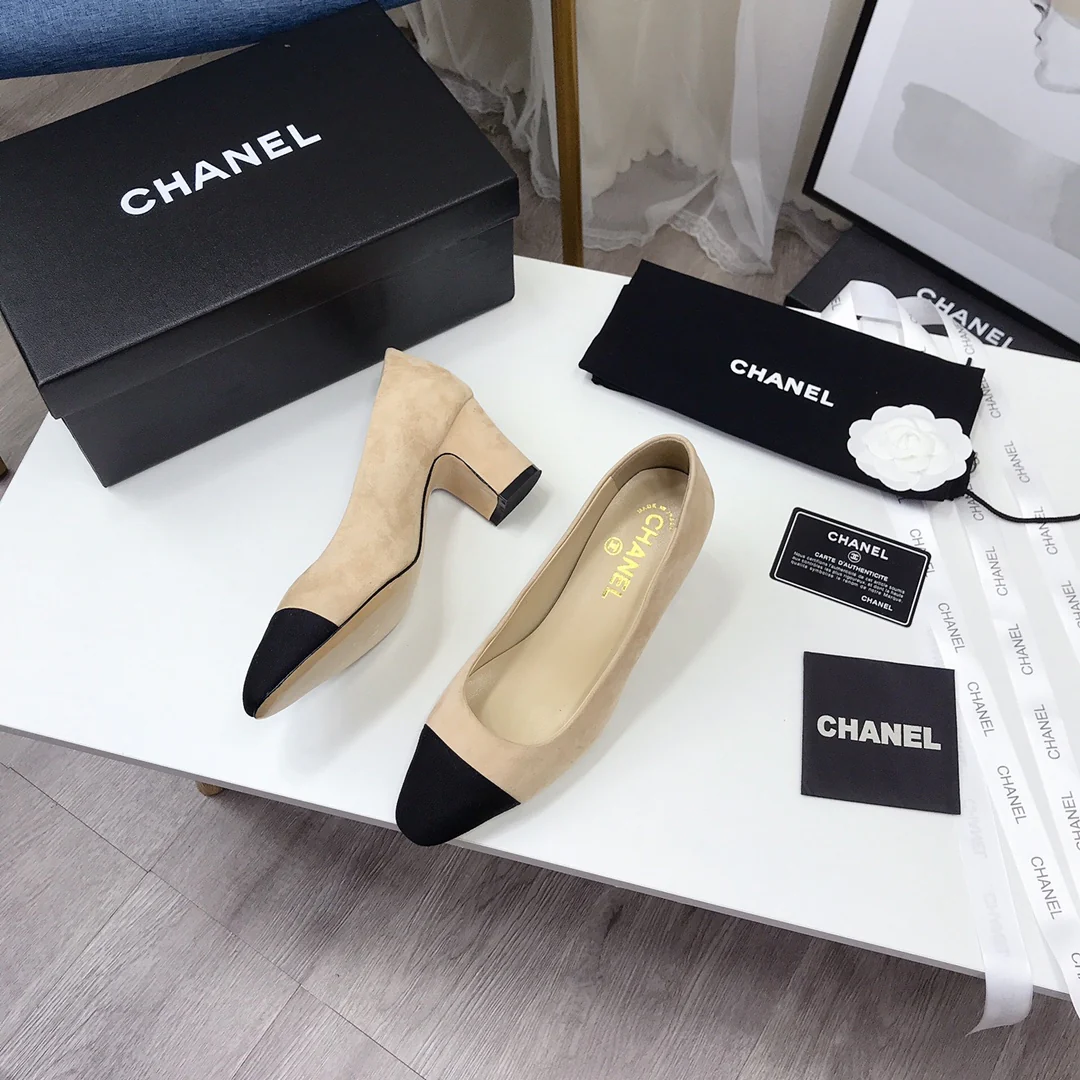 Туфли Chanel на массивном каблуке - Коллекция Métiers d'Art - Абрикос