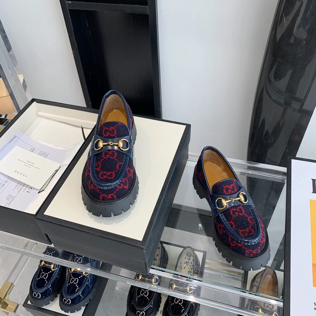 Лоферы Gucci в стиле ?пчелка?