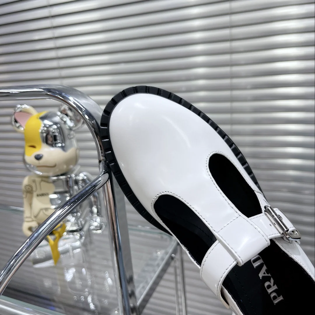 Коллекция Prada ?Рейми Джейн? весна 2022 — 1