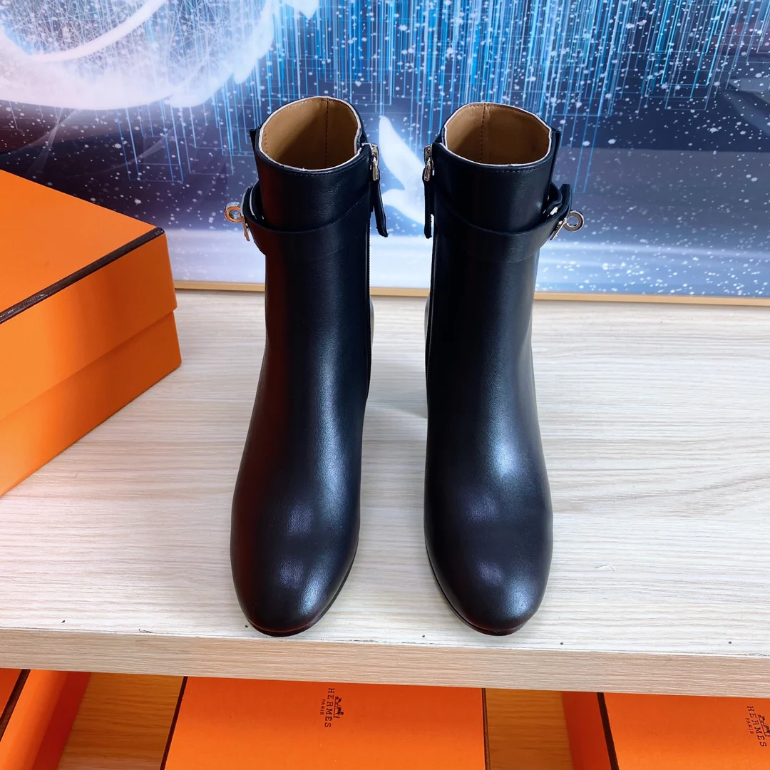 Hermes - Стильные сапоги из телячьей кожи - Черные