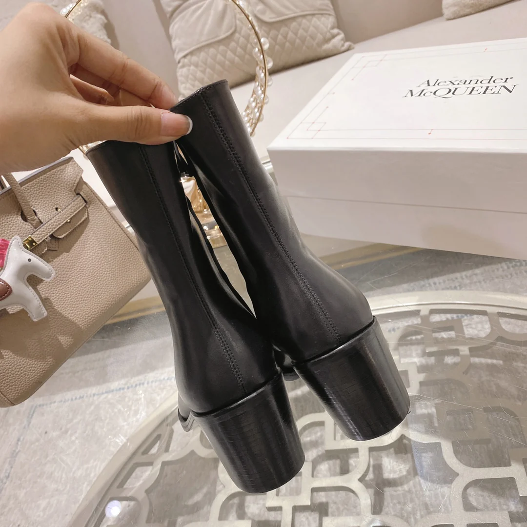 Ботильоны Alexander McQueen Retro с металлическим носком и застежкой-молнией