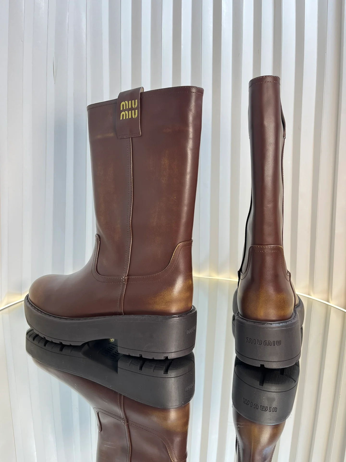 Длинные замшевые сапоги Miu Miu 2024 года - Кофейно-коричневый