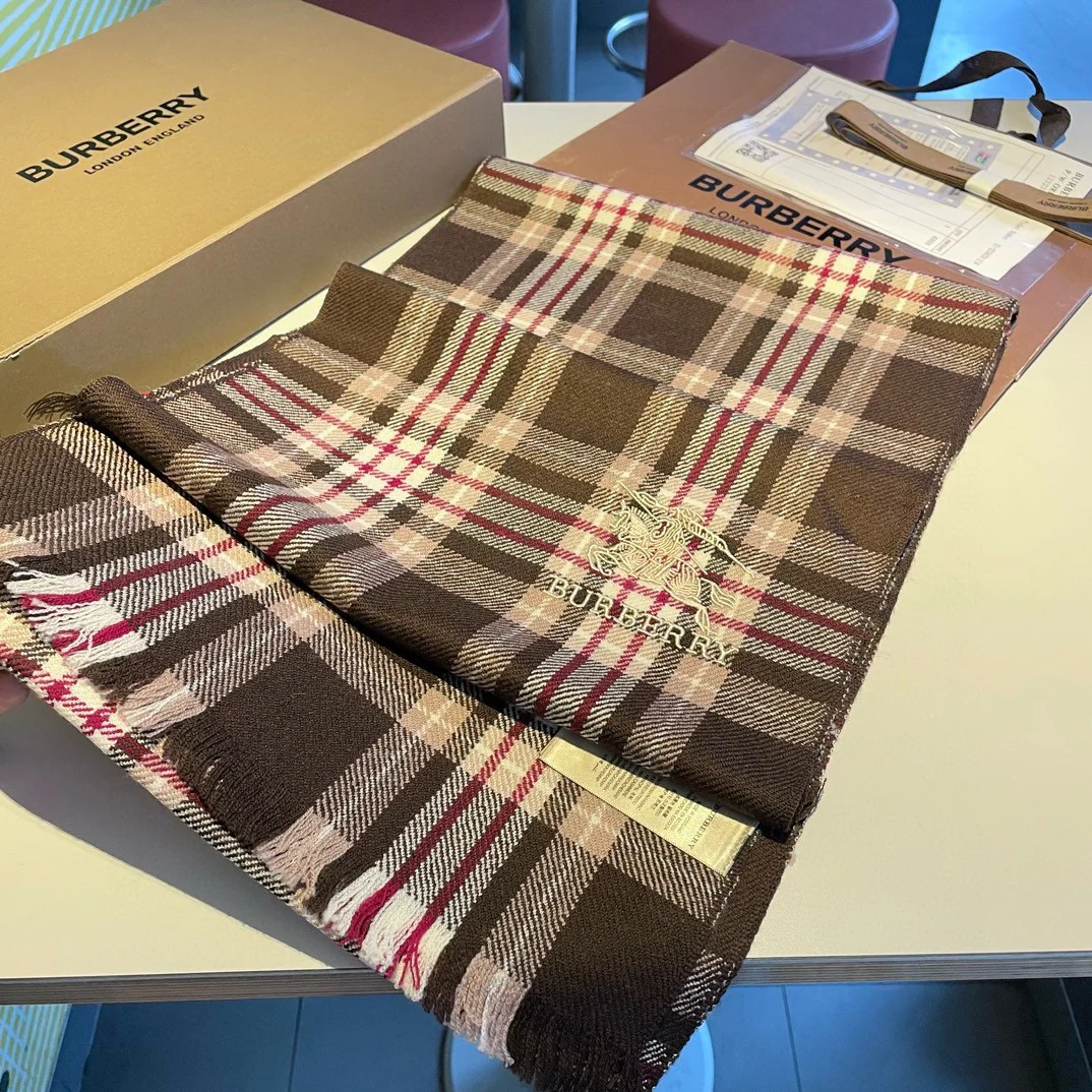 Классический клетчатый шарф Burberry 2024 года - 3 шт.