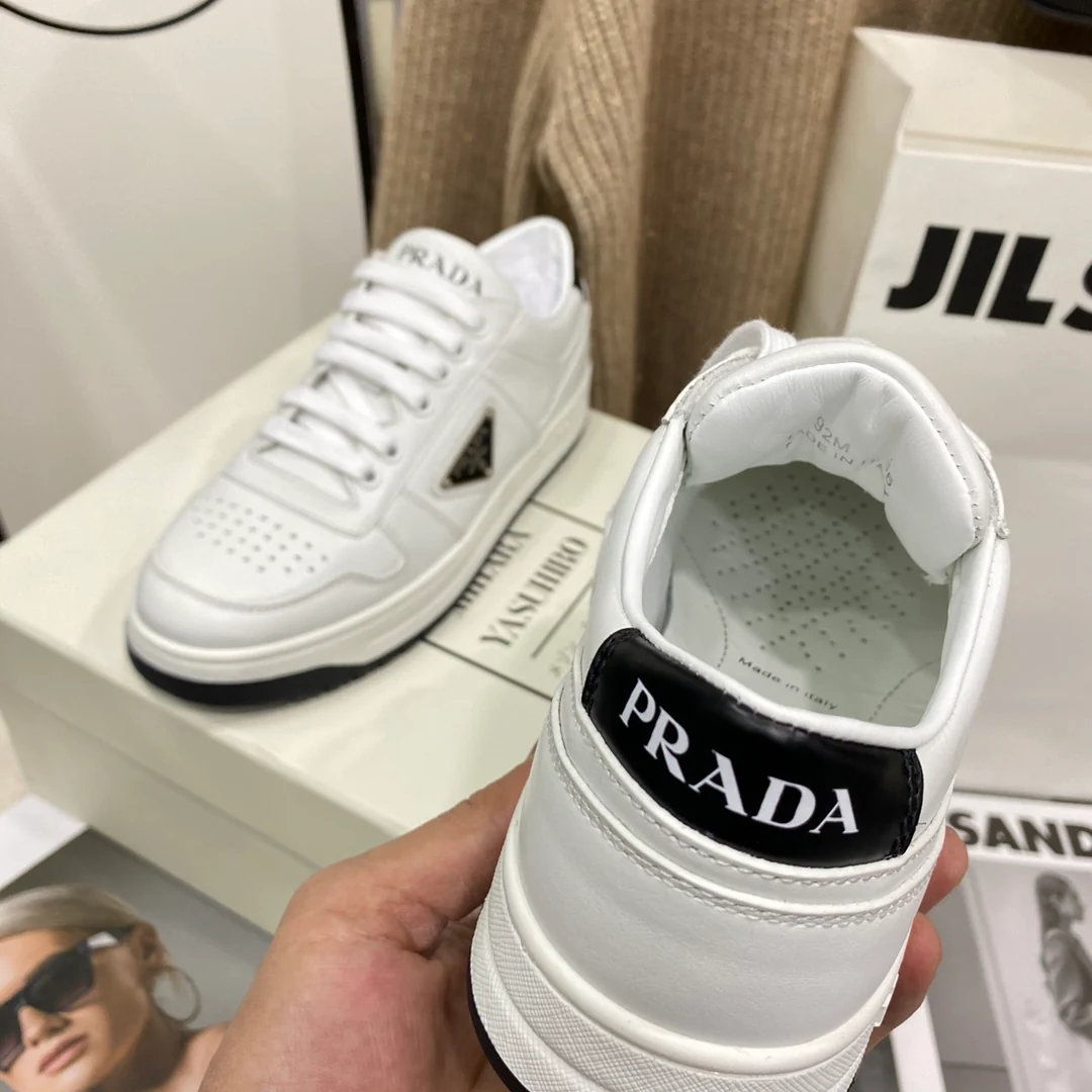 Обувь Prada - коллекция Prada весна-лето 2022 - парный стиль - белые кроссовки