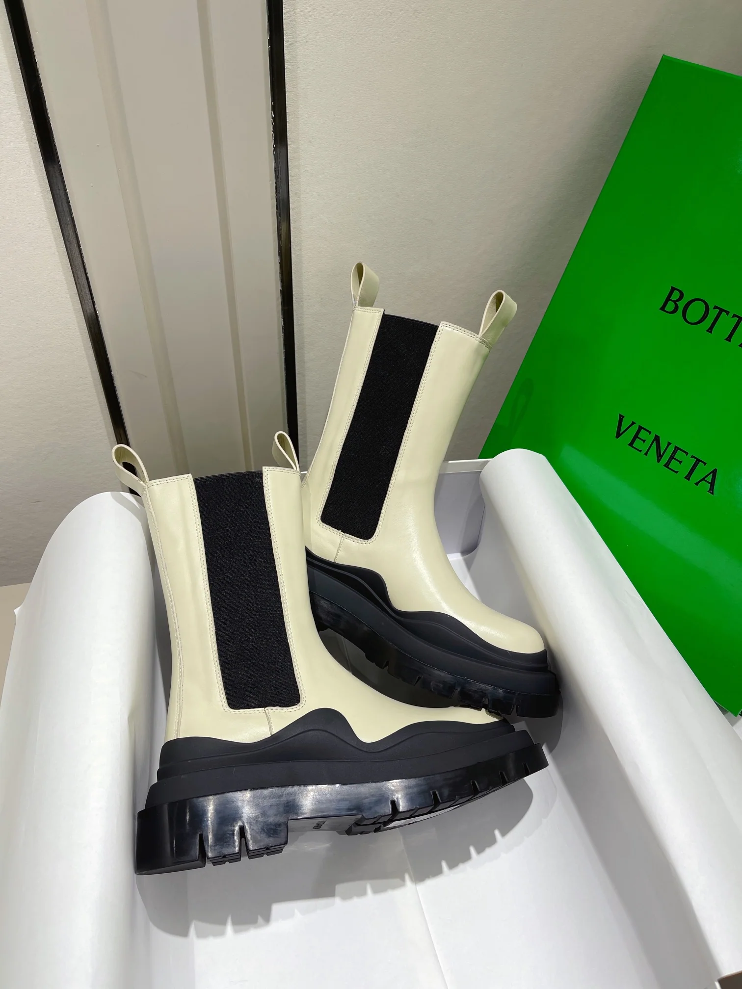 BV - Ботинки на платформе до середины икры - Черно-белые