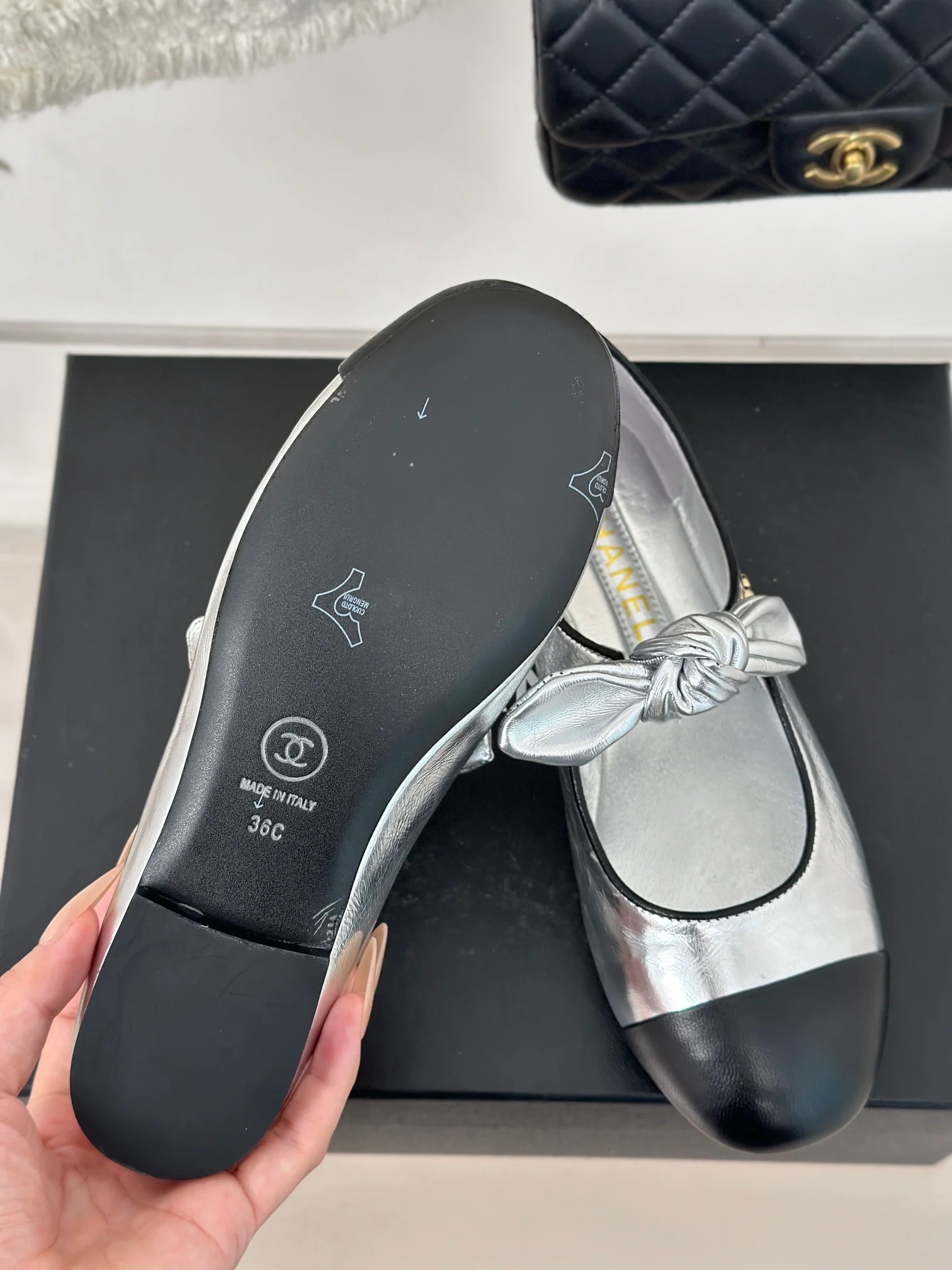 Балетки Chanel 2024 Ribbon Ballet Flats - серебристые