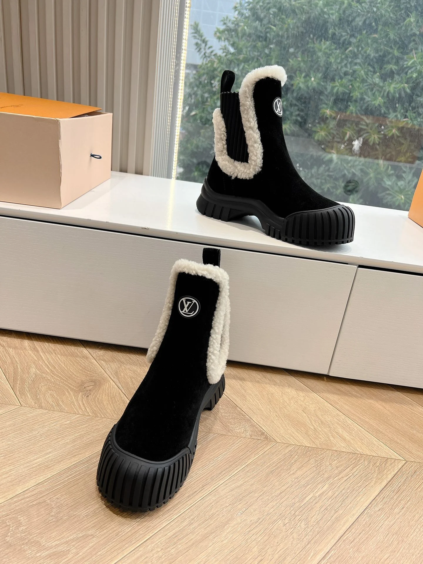 Кроссовки LV-2024 Casual Dad Shoes - черные