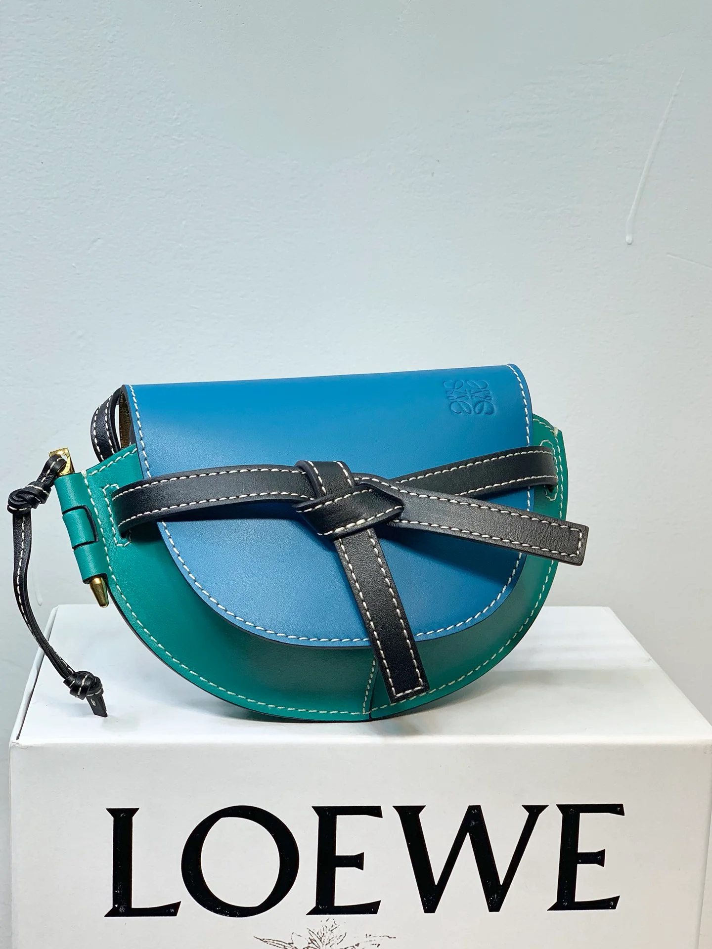 Loewe-gate-mini-21x12-5x9-5-cm