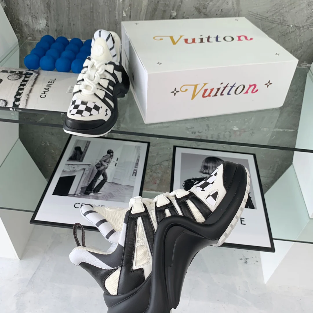 Обувь LV - Массивные кроссовки LV - 16