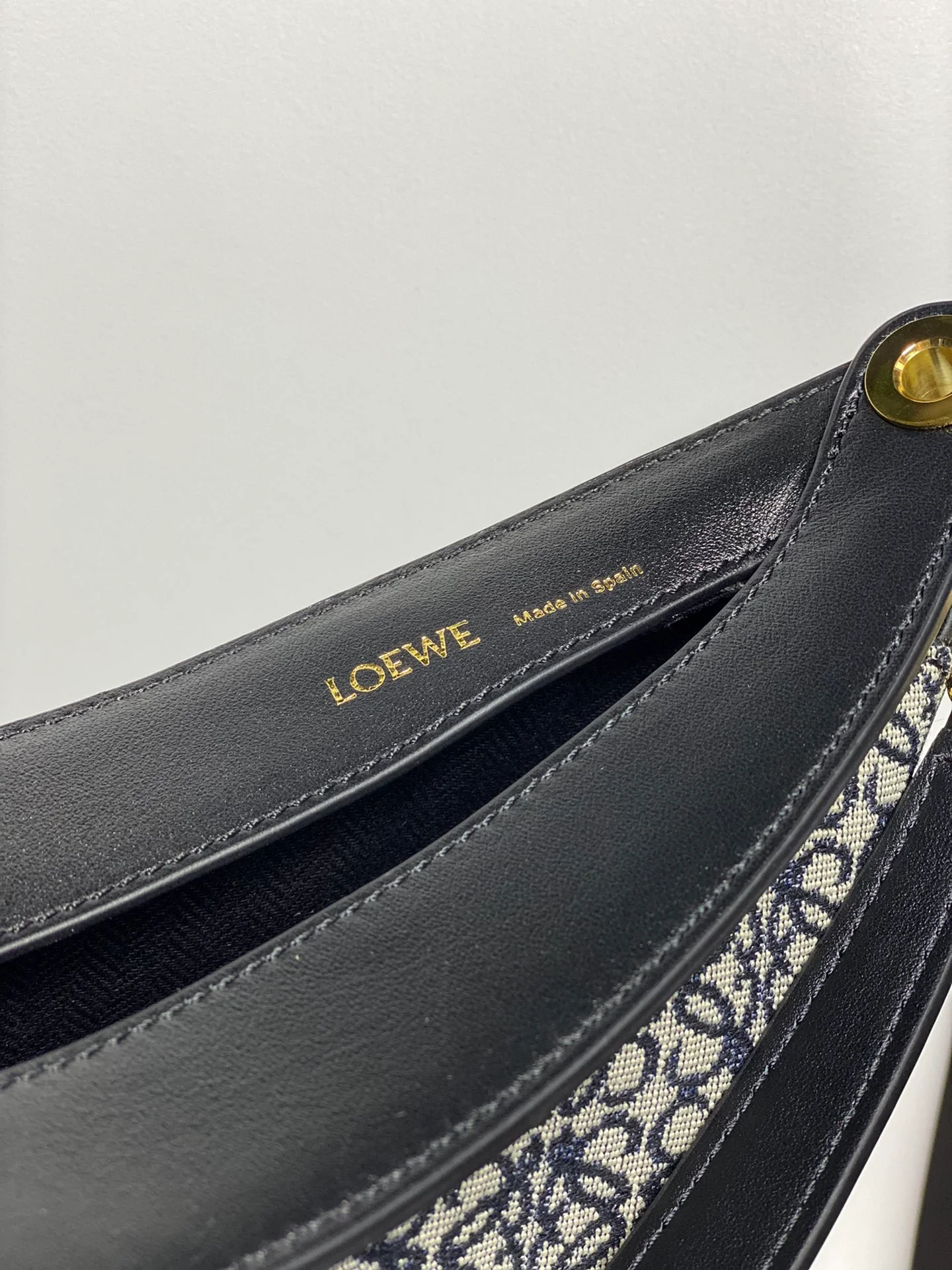 Сумка Loewe Luna серии Moon Bag - 2
