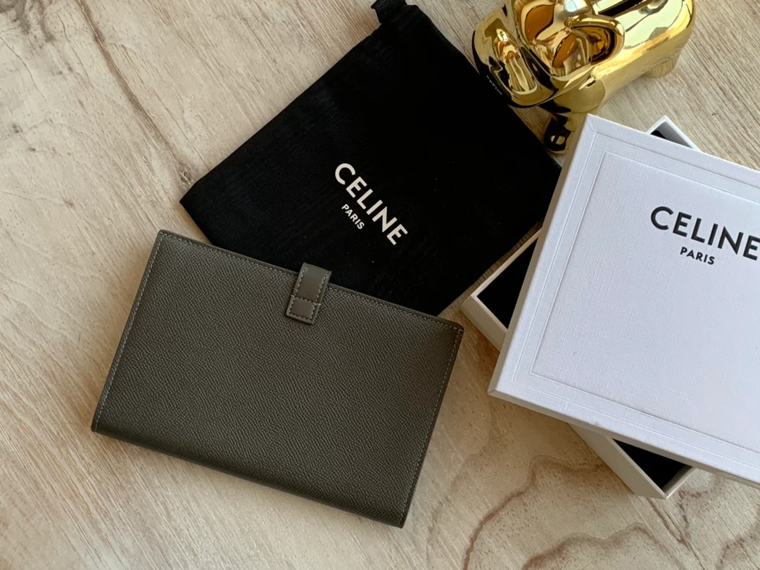 Длинный кошелек Celine - Кошелек с ремешком из крупной зернистой телячьей кожи - 15