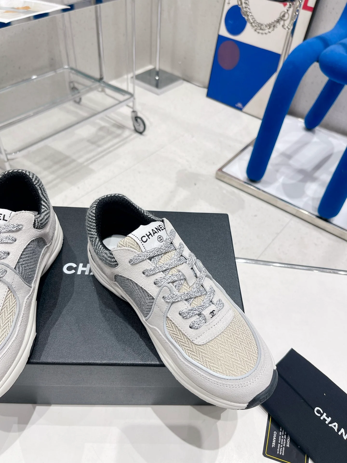 Кроссовки Chanel осень/зима 2022, белые, повседневные.