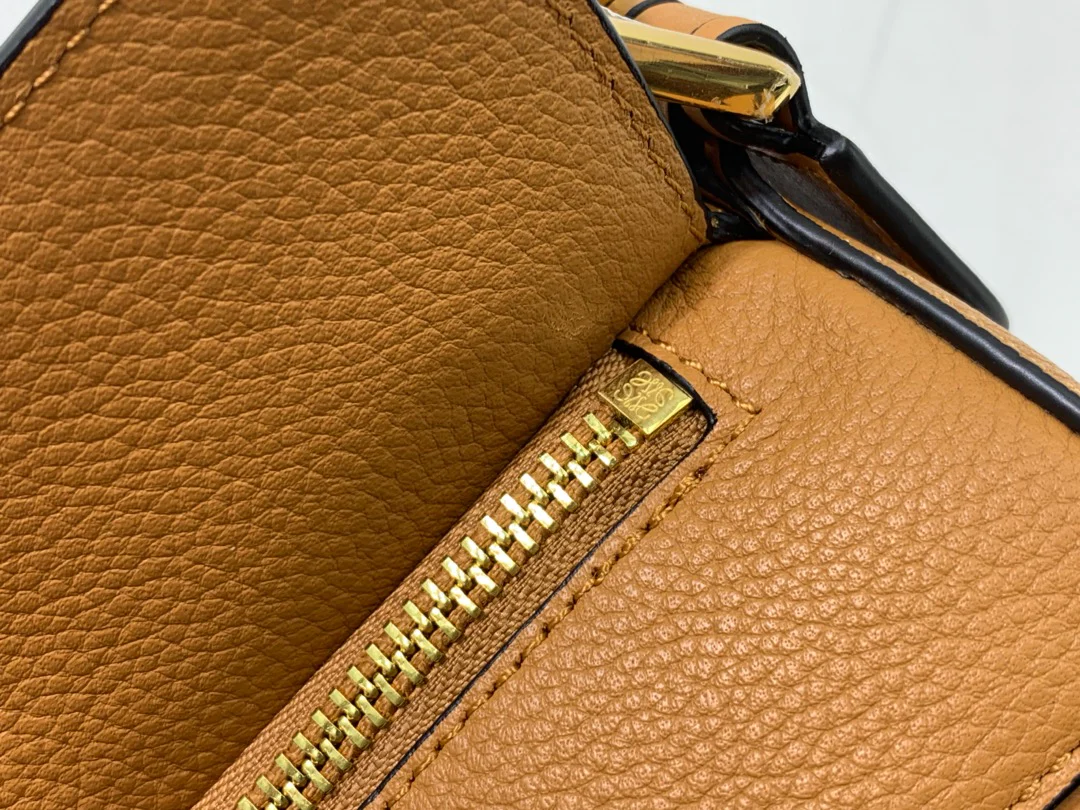 Сумка Loewe Puzzle из телячьей кожи - 4