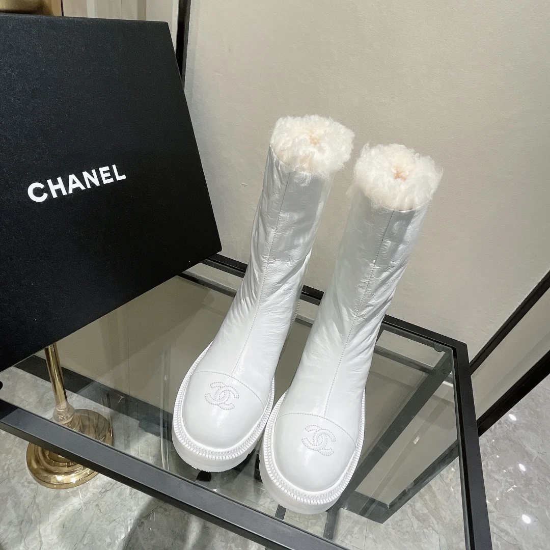 Сапоги Chanel Double C Logo сиреневого цвета до середины икры - 1