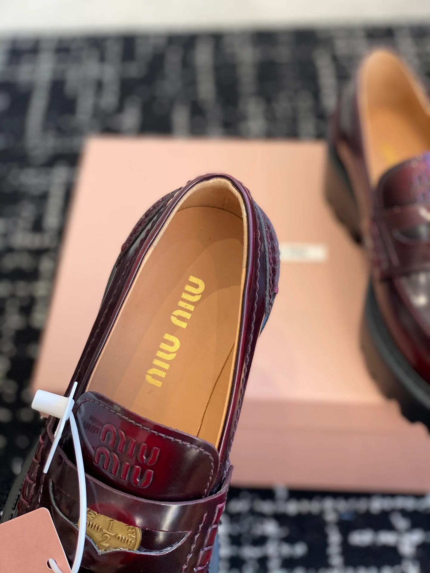Лоферы Miu Miu 2024 - бордовые