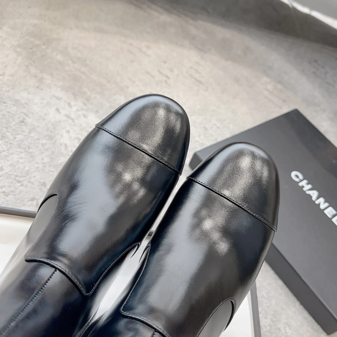 Новая коллекция Chanel ?Ранняя осень 2023? — ботильоны.