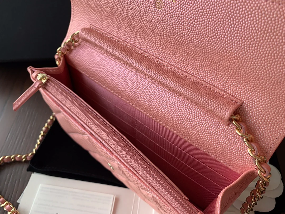 Chanel WOC Жемчужный узор в виде шариков, пуговица из телячьей кожи с эмалью