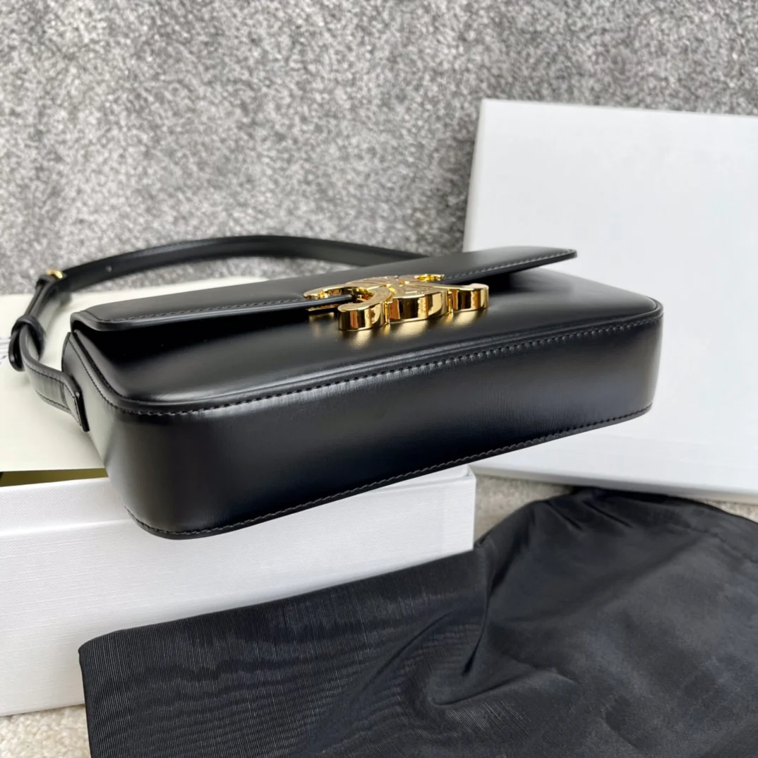 Кожаная сумка через плечо Celine Triomphe - черная