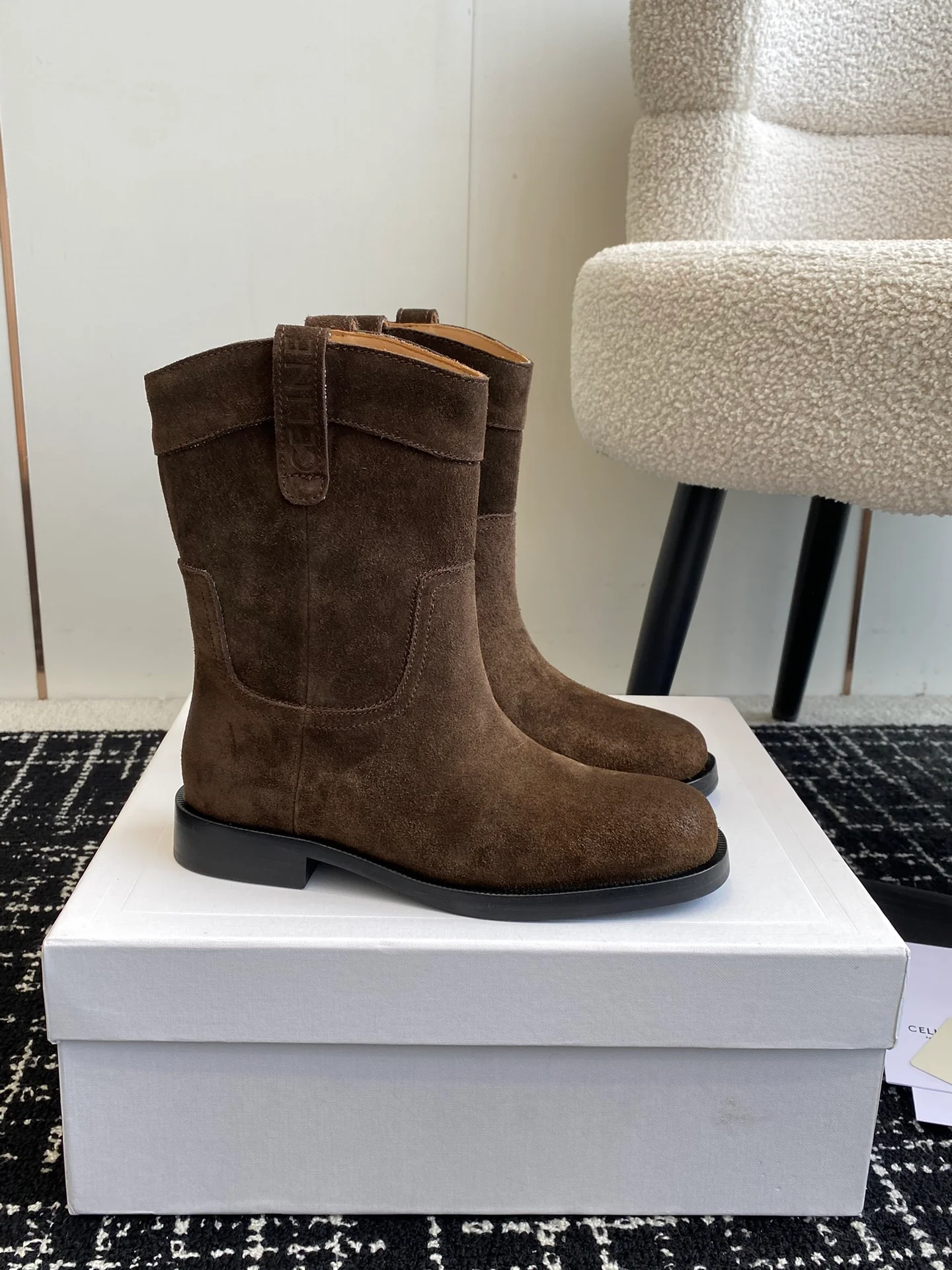 Ботильоны Celine 2024 в стиле ретро на массивном каблуке - темно-коричневые