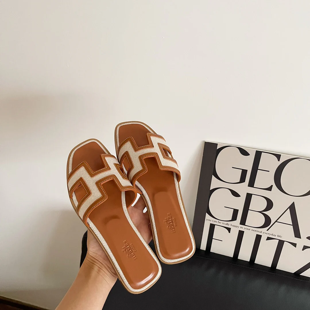 Новинка ранней весны от Hermes - Коричневые тапочки