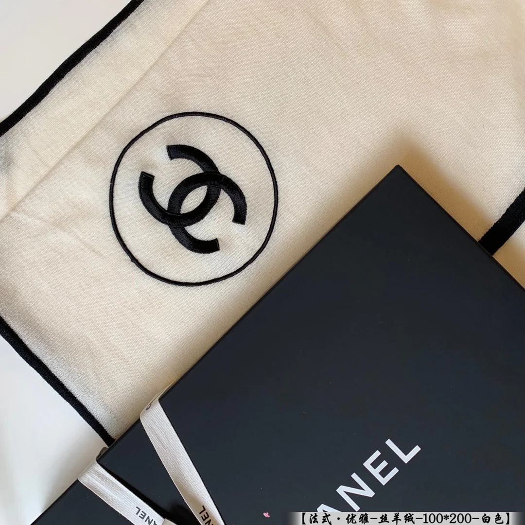 Chanel - Французская элегантность, шелково-кашемировая ткань - 100-200 см