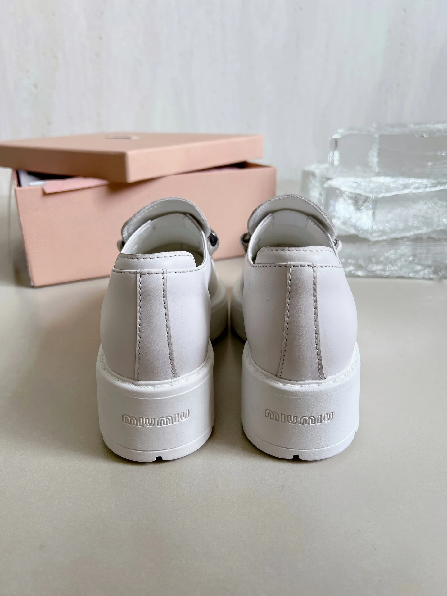 Miu Miu - Новинка сезона осень/зима 2022 - Лоферы на платформе