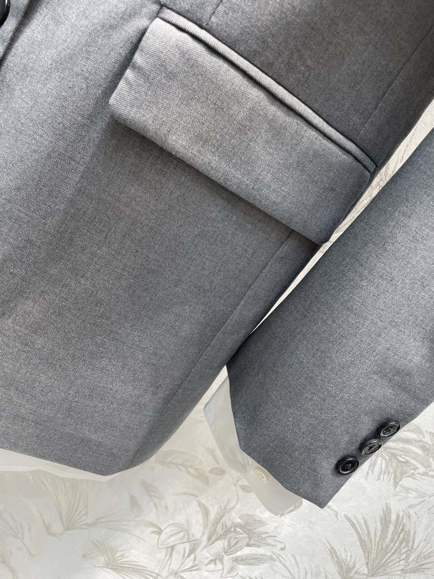 Miu Miu - Весна/Лето 2404-24 Новый преппи-стиль Корейский стиль Имитация блейзера из двух частей