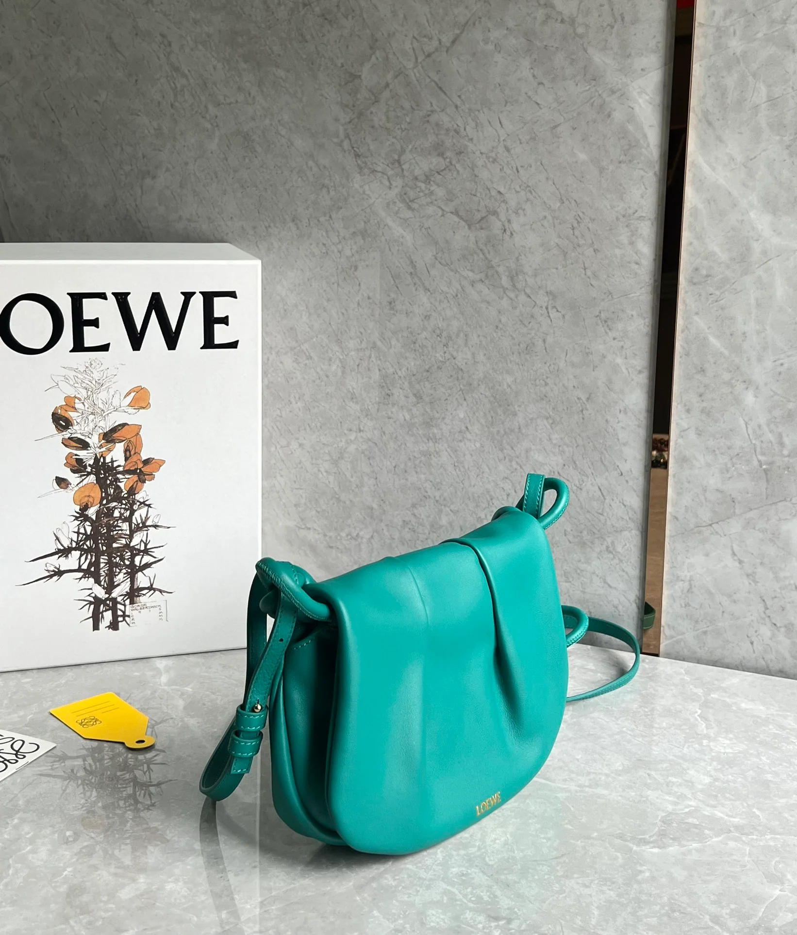 Сумка через плечо Loewe Paseo - изумрудно-зеленая