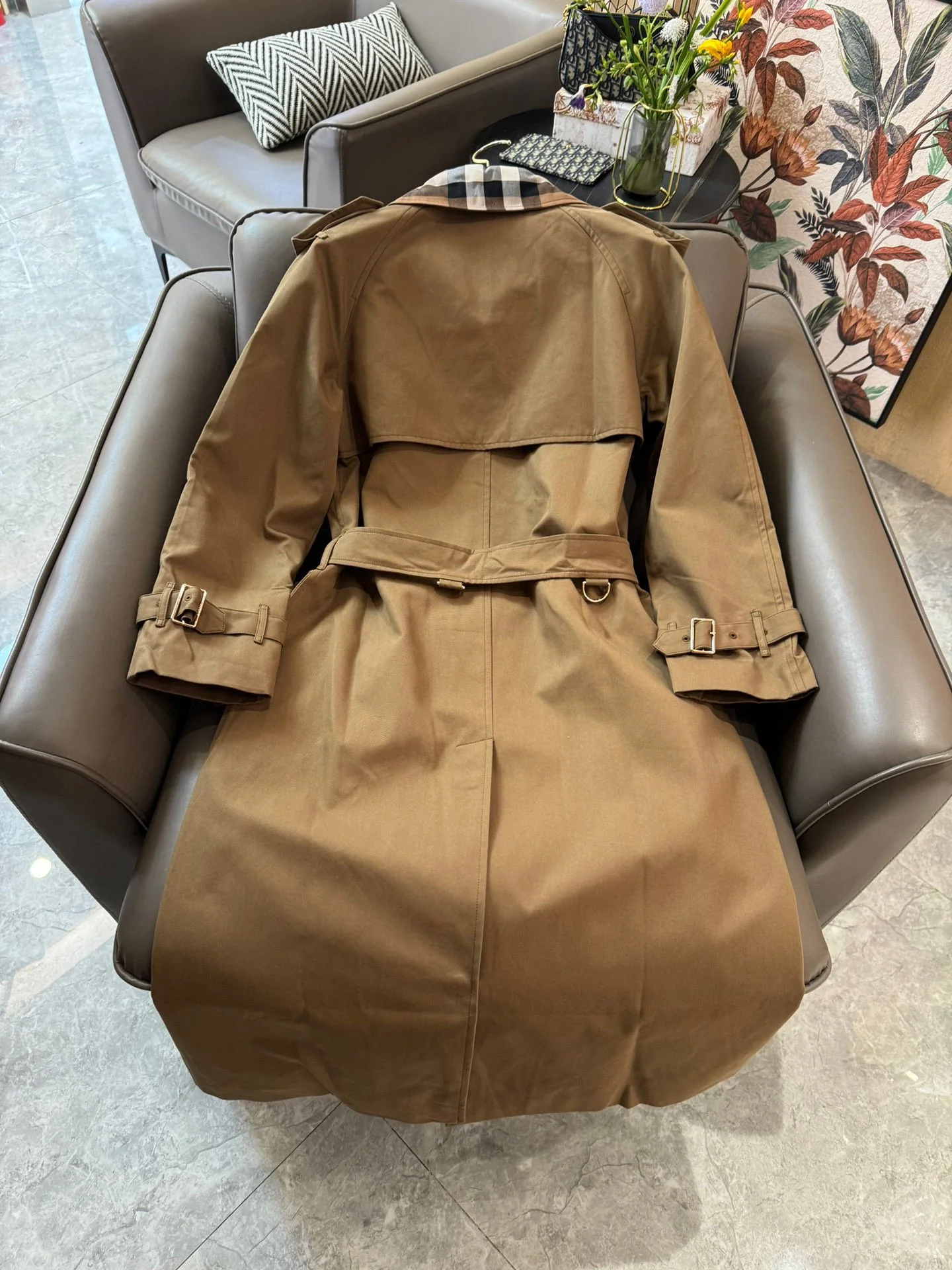 Тренч Burberry 2403-24ss New Merard в клетку с отворотом - темно-коричневый