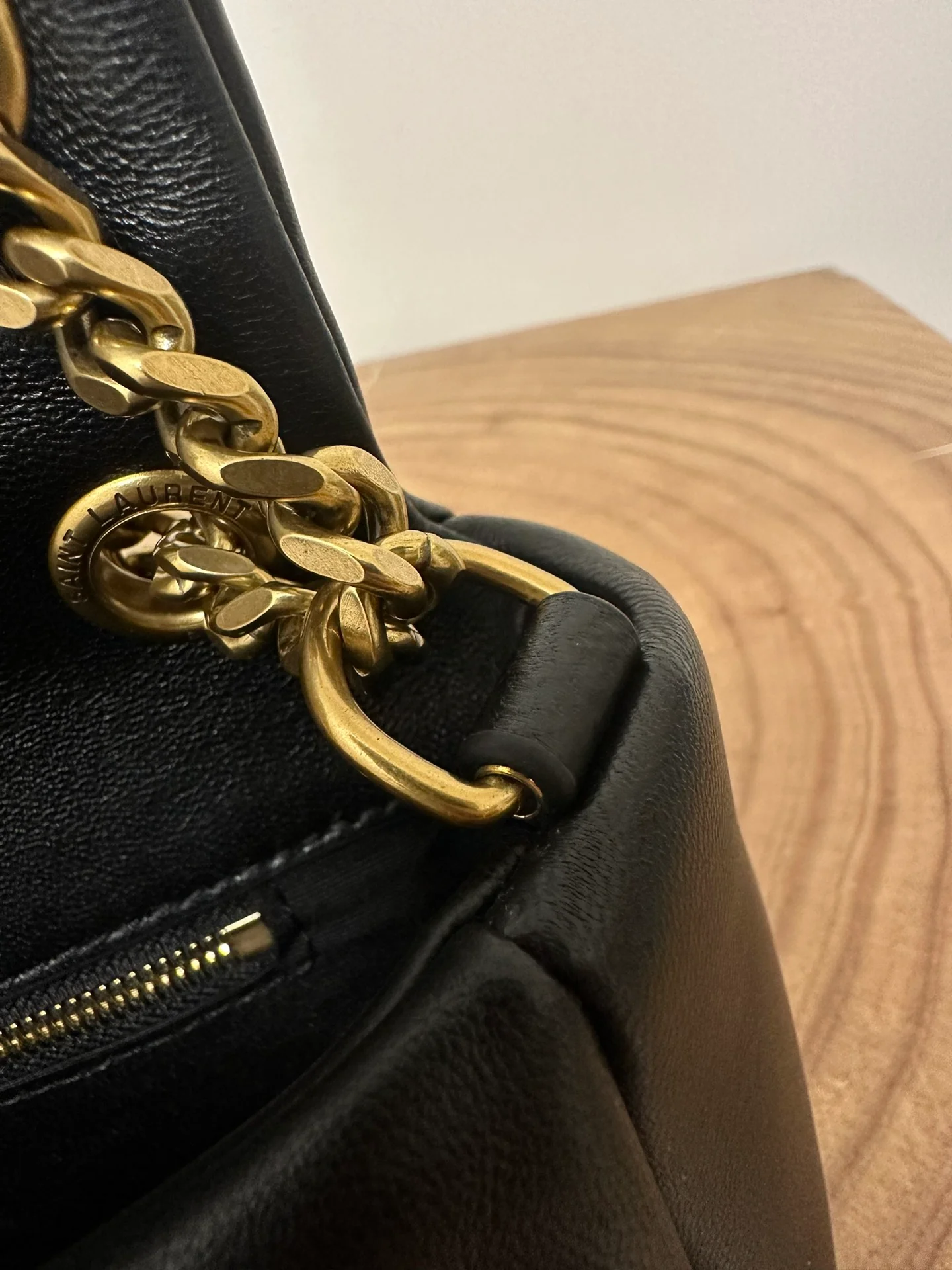 Сумка YSL Calypso из овечьей кожи с цепочкой - черная