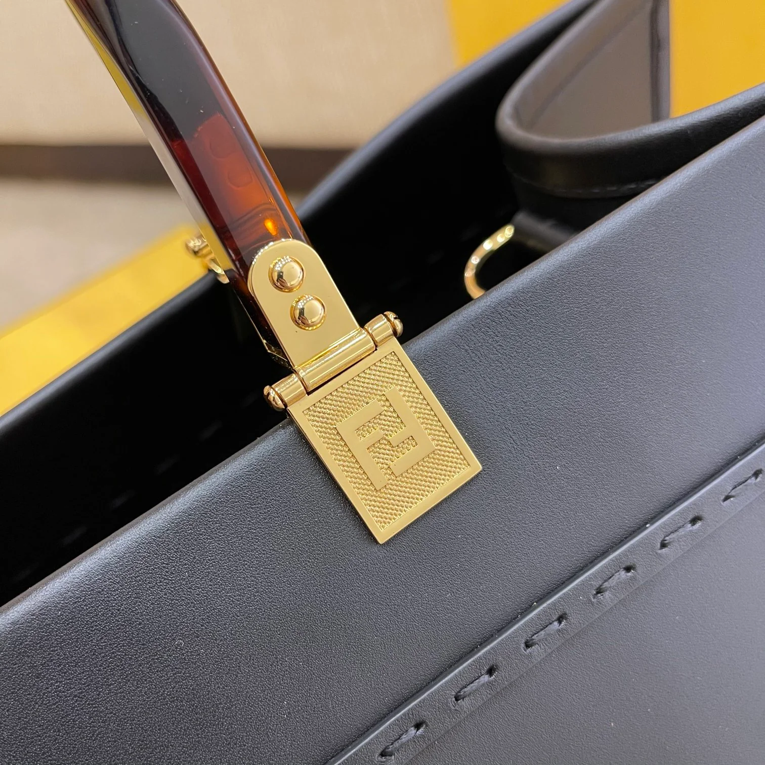 Сумка-тоут Fendi - черная