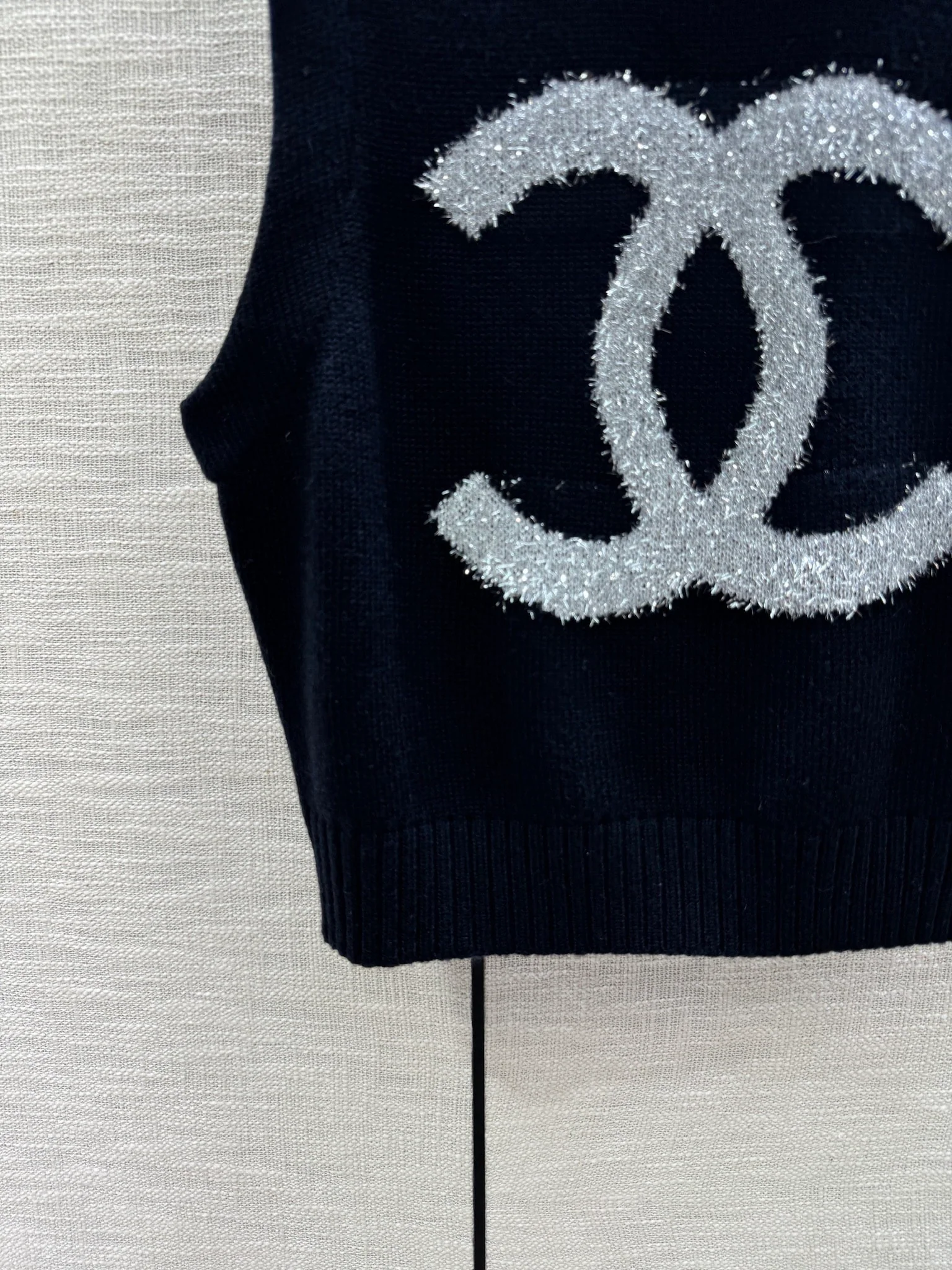 Вязаный жилет Chanel 2403 Double C - черный