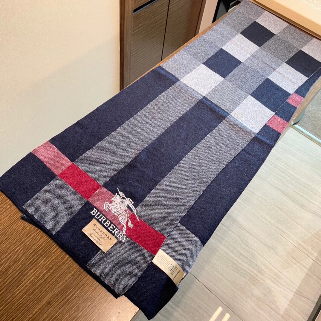 Burberry - Вышитый шарф 