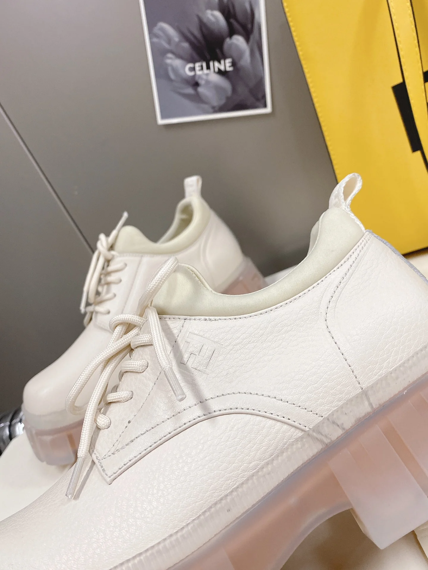 Туфли на платформе Fendi - белые