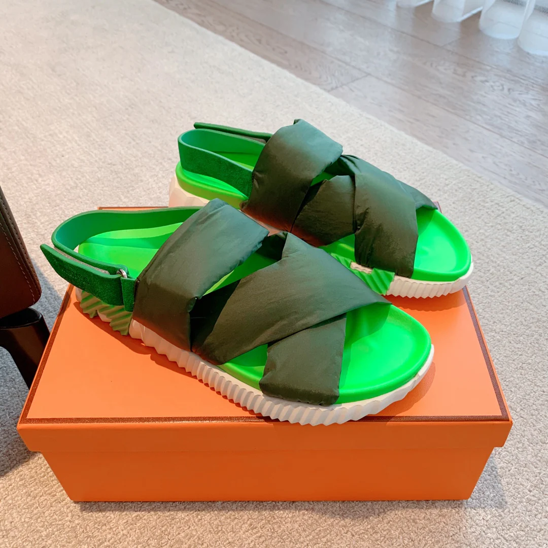 Новые сандалии Hermes 2023 года в новом цвете - с легкой подошвой - унисекс - черные