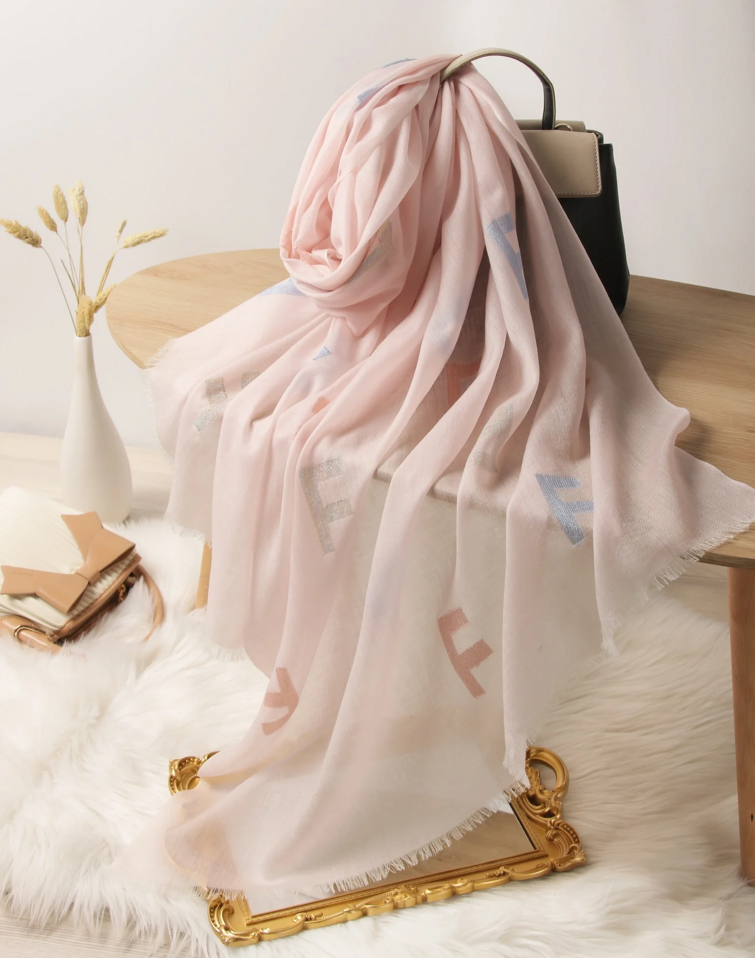 Fendi - Изысканный кашемировый шарф с водоотражающими свойствами - 90-200 см