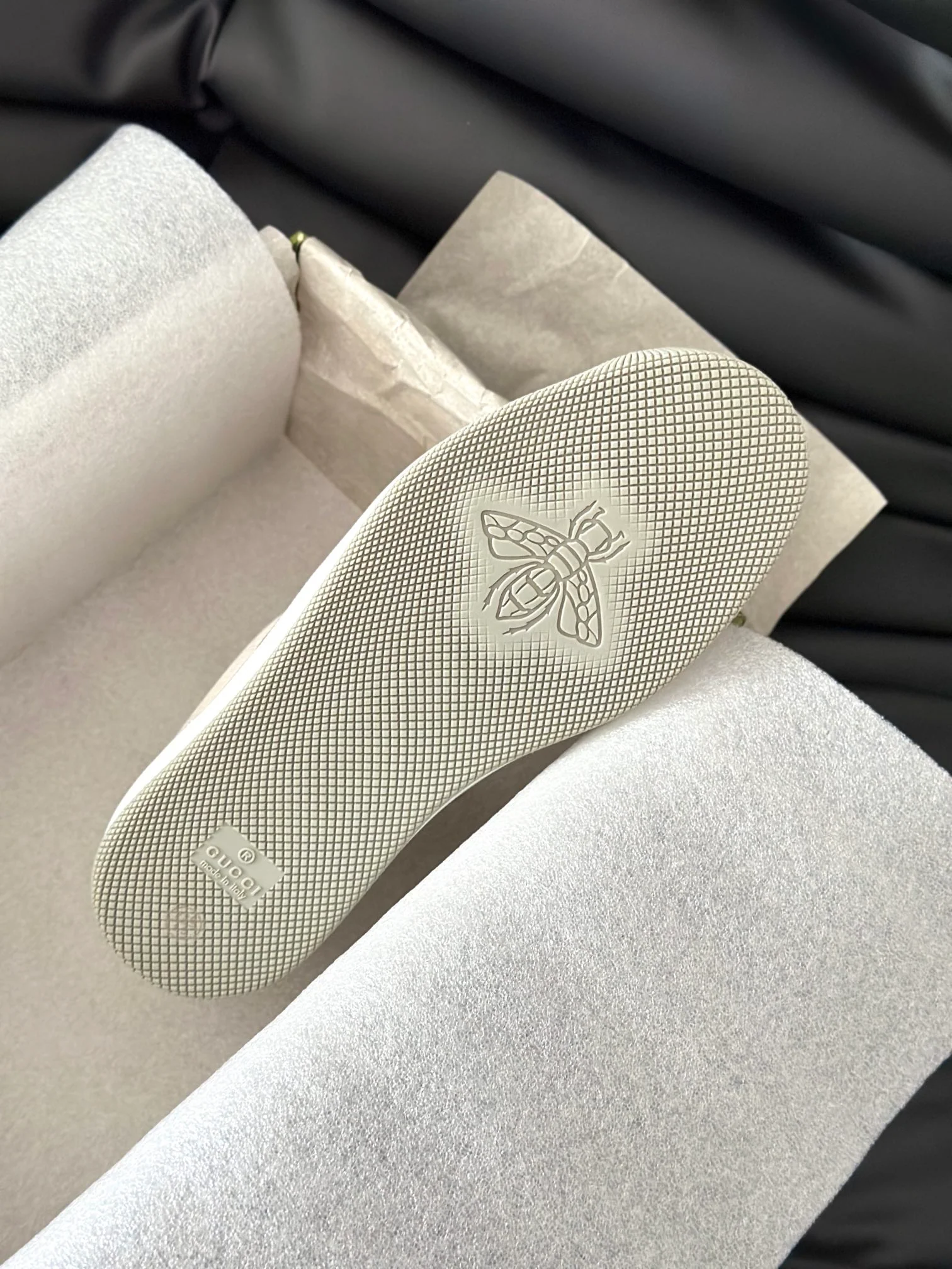 Потертые кроссовки Gucci — модель унисекс