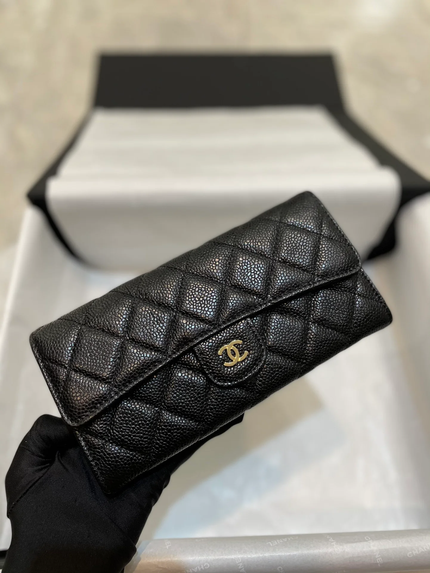 Chanel-经典菱格荔枝皮三折长夹 黑色金扣