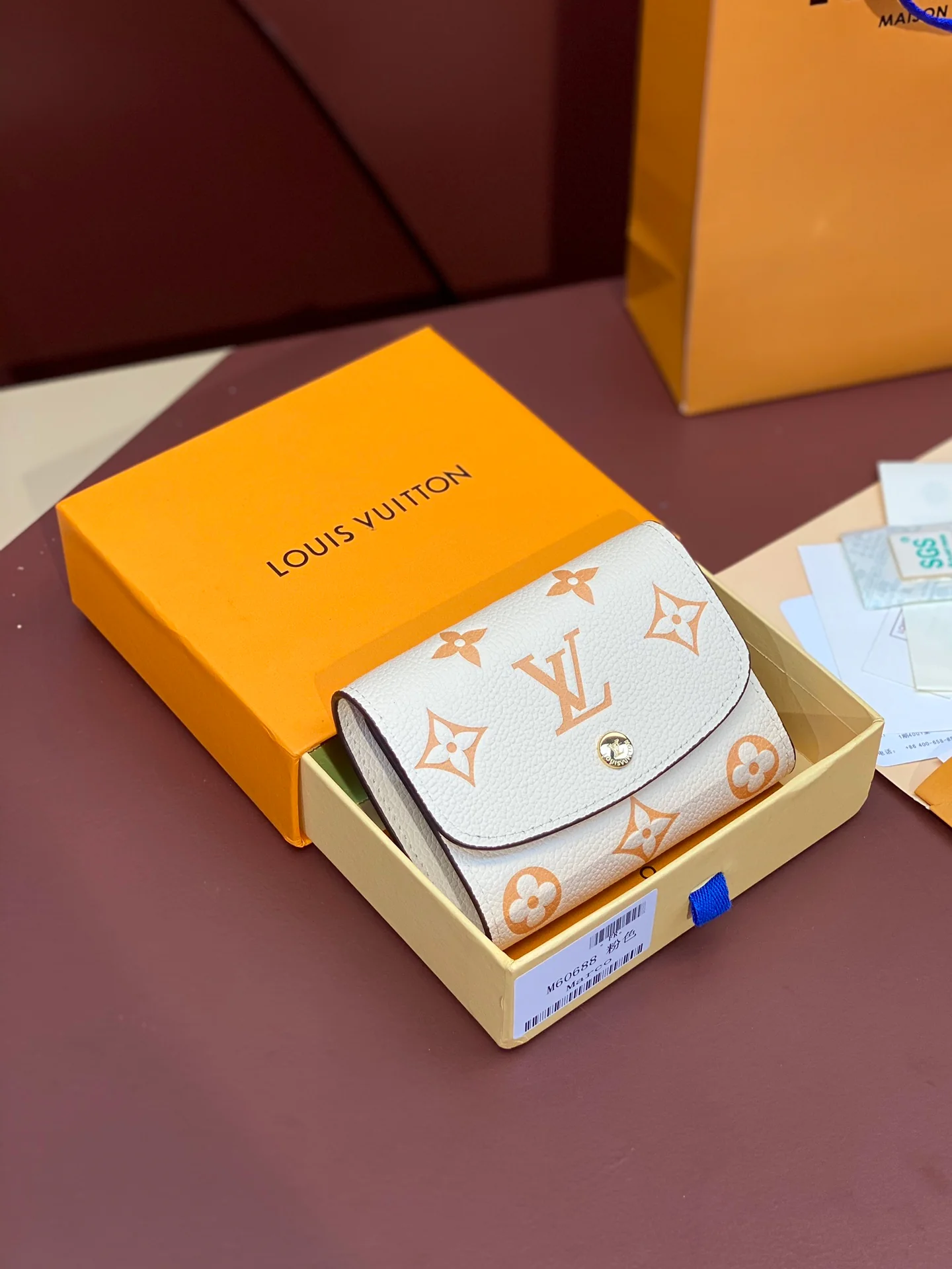 LV-m60688-Короткий кошелек-Бежевый