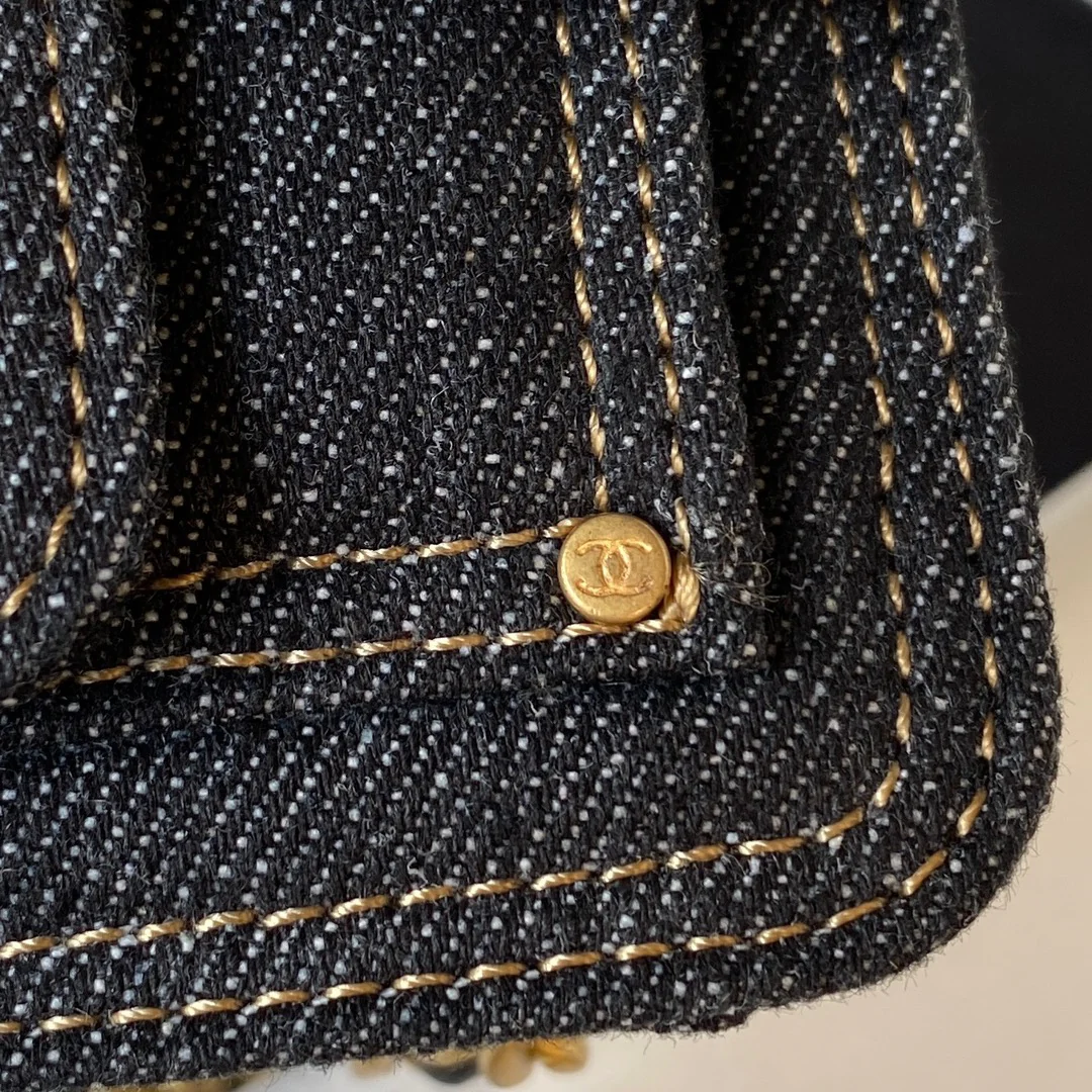 Коллекция Chanel Весна/Лето 2023 - Маленькая сумка 