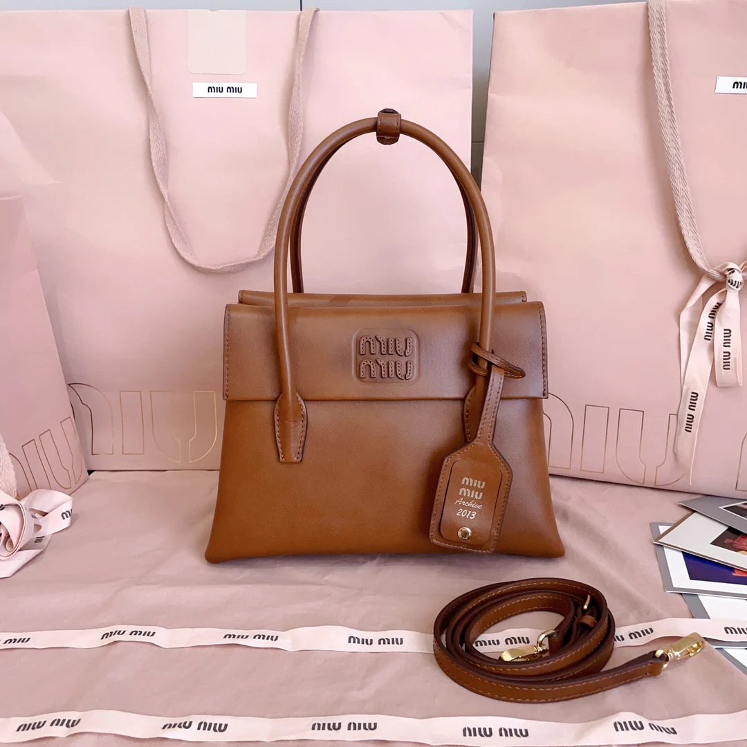 Сумка Miu Miu 5ba303 Miusolitaire из телячьей кожи - коричневая.