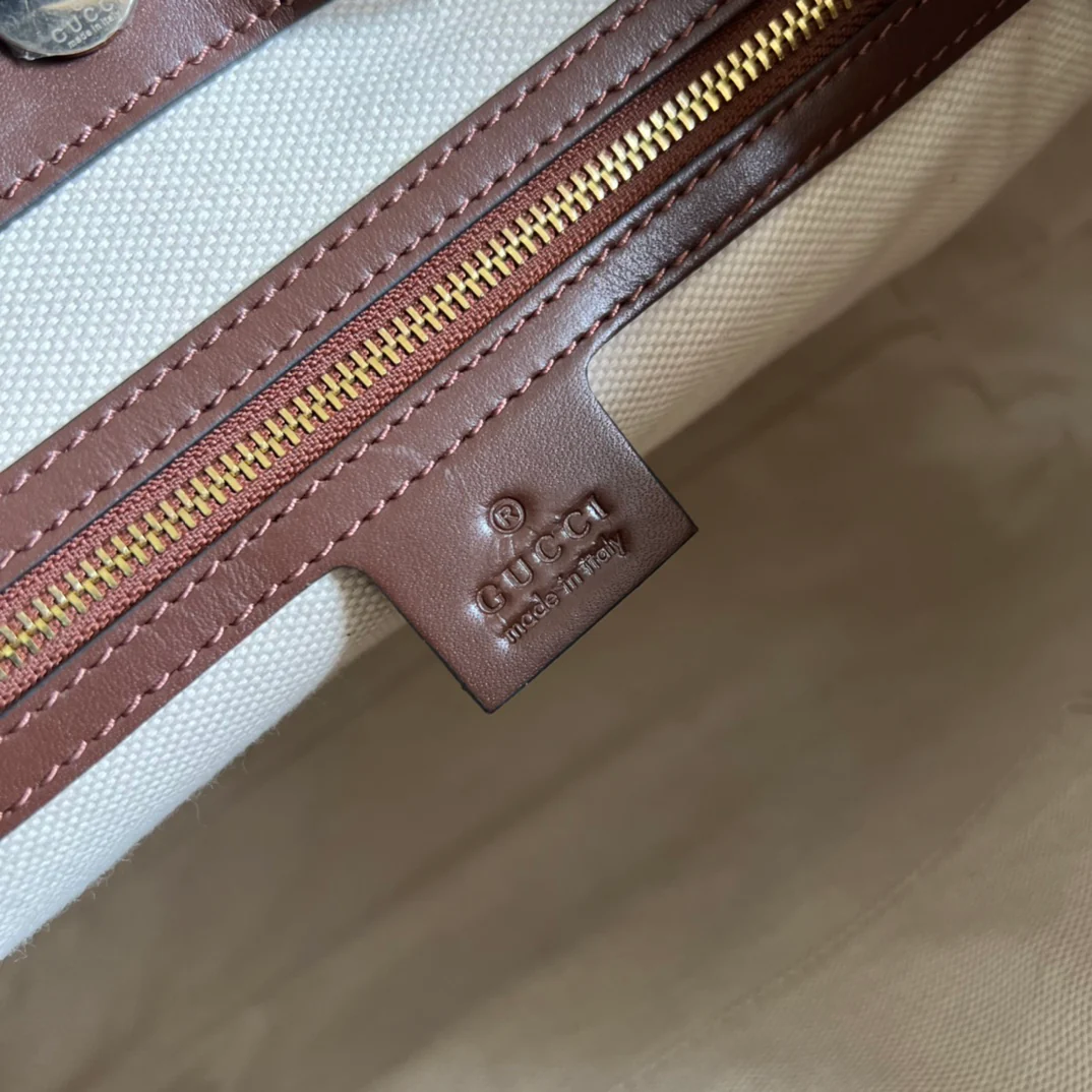 Средняя квадратная сумка Gucci Ophidia (34x28x12 см) из коричневого денима.