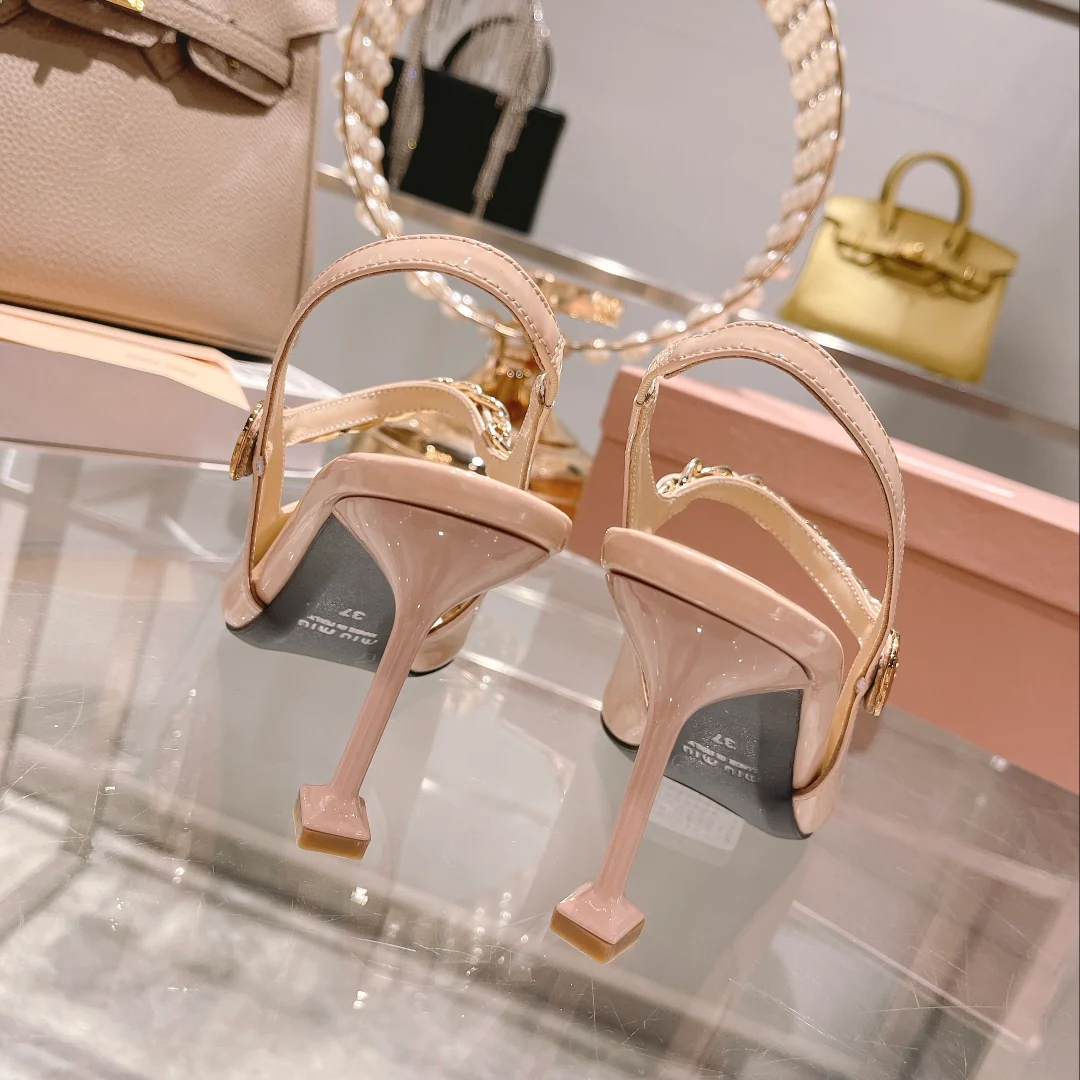 Новинка осенне-зимней коллекции Miu Miu 2022 — Туфли на каблуке с острым носком и разрезом — Розовые — 1