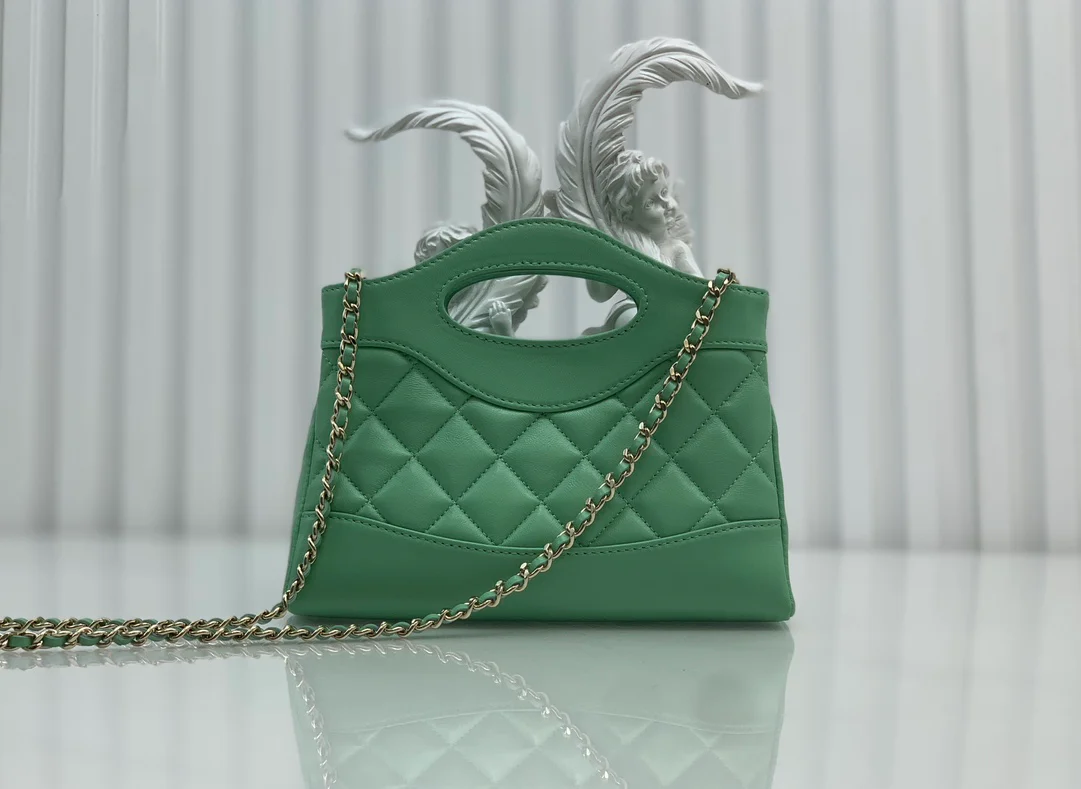 Сумка Chanel 24c 31 серии из нано-ягнячьей кожи - зеленая